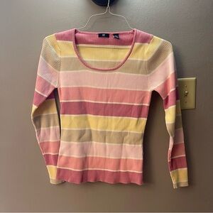 Vintage Y2K GAP Women’s pink striped sweater
